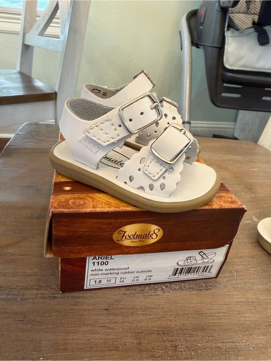 FootMates Other - FootMates Kids White Double-Buckle Scalloped Sandals